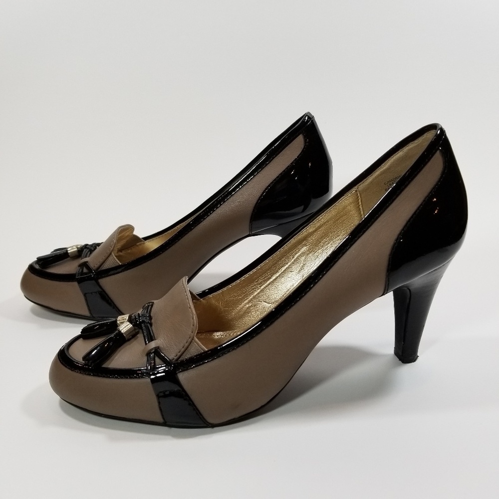 Size 9m CIRCA JOAN & DAVID LUXE BLACK AND TAN HEEL